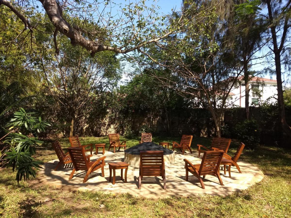 Zarafa House Bed & Breakfast Диани Бийч Екстериор снимка